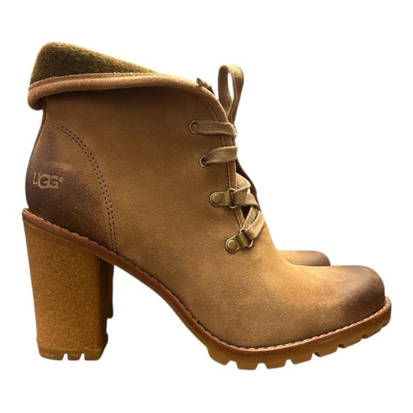 UGG Shoes - UGG Tan Heeled Lace Up Ankle Boots with Chunky Heel Rugged Sole Lined Size 8.5
